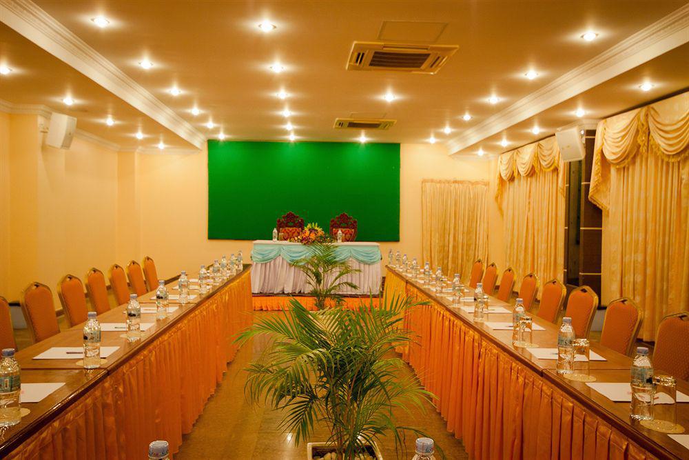 Golden Sand Hotel Sihanoukville Esterno foto